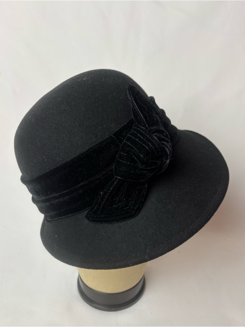 Scala Black Wool Felt Cloche Hat Velvet Band Women’s 100% Wool One Size
